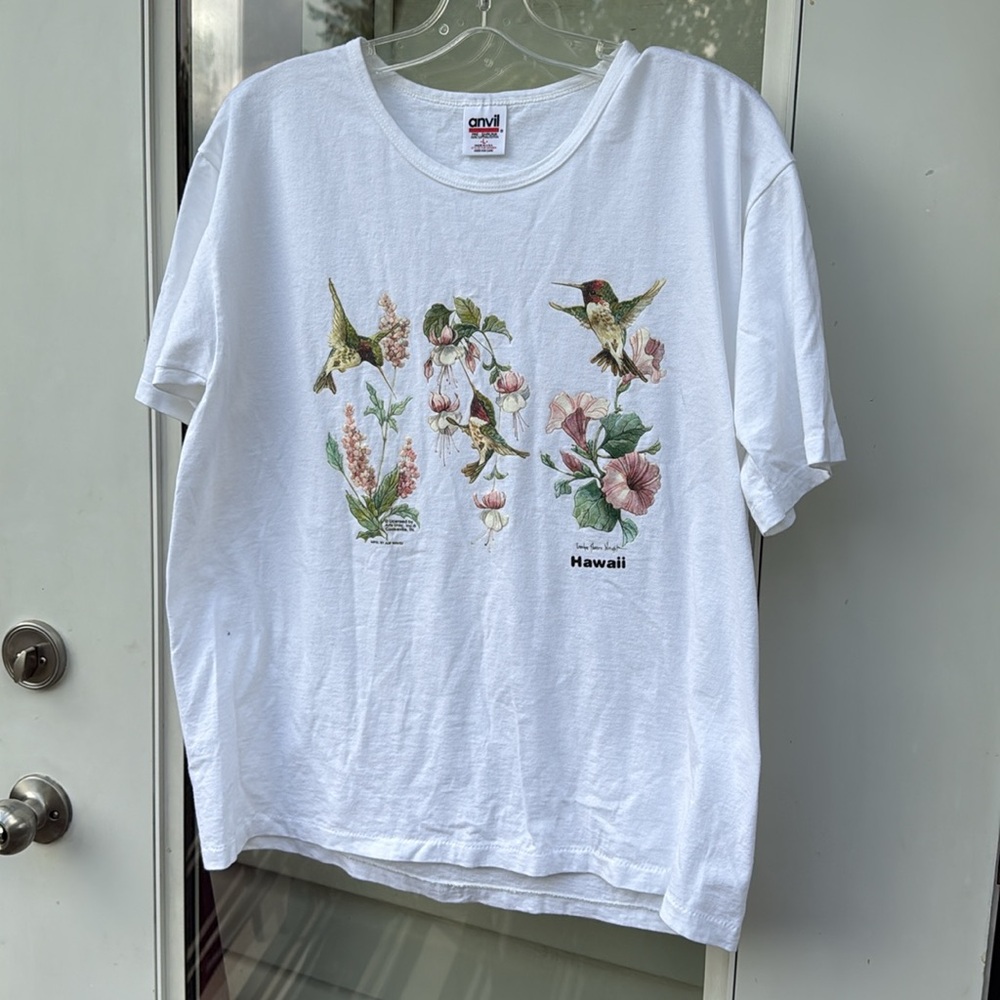 White anvil Hawaii hummingbird cottagecore and bird Graphic T-Shirt Lg